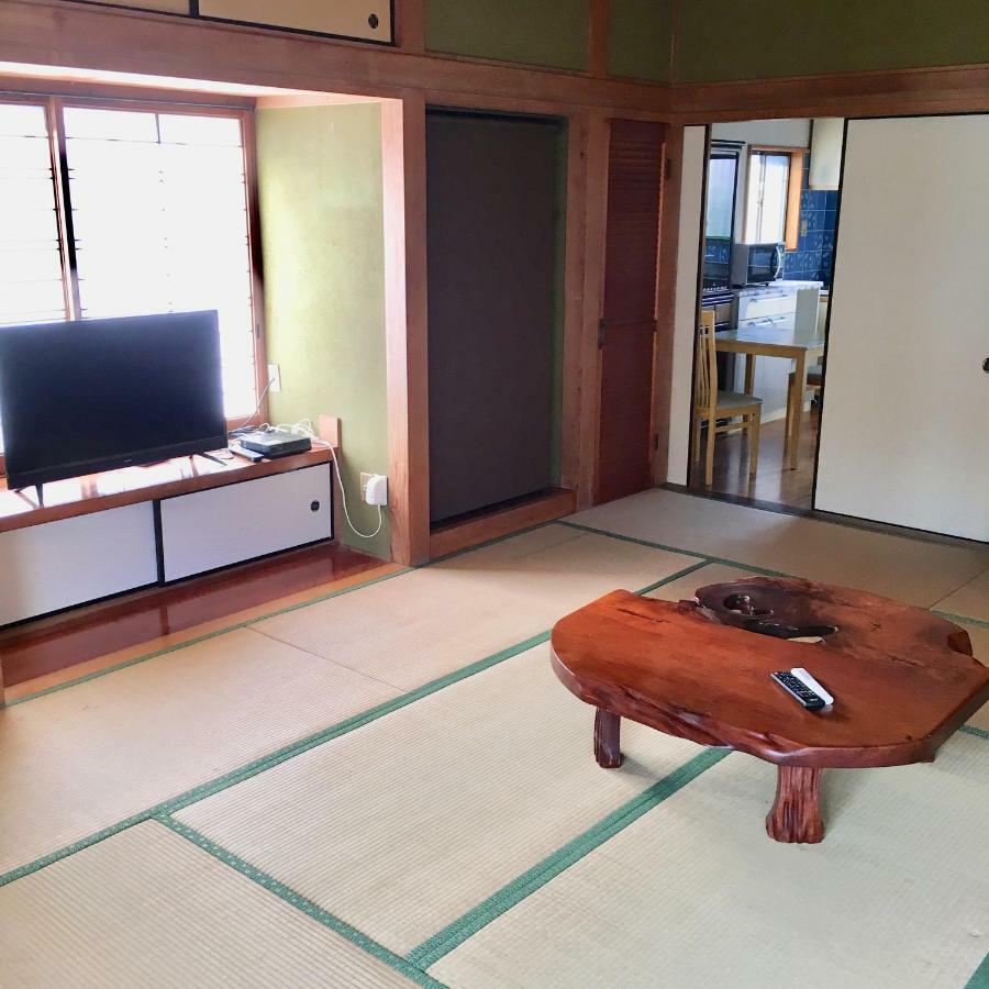 まるで一国一城の主 佐藤邸 Hotel Nichinan Exterior foto